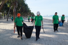 ภาพบรรยากาศกิจกรรมเก็บขยะบริเวณชาดหาดบางแสน